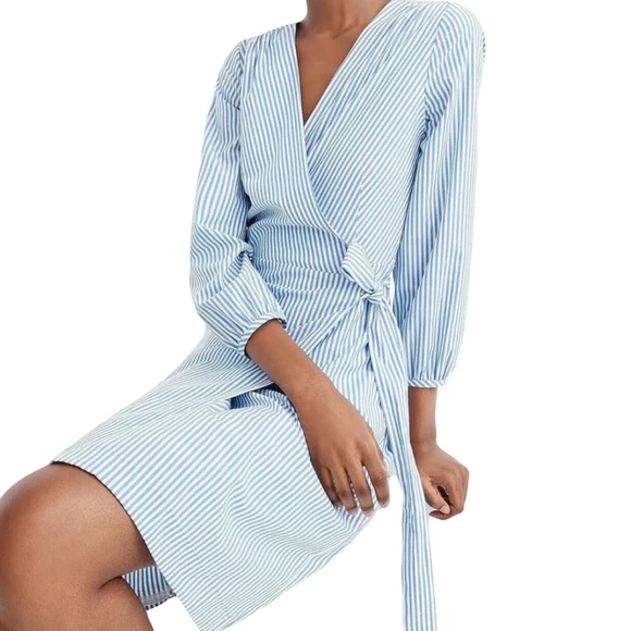 ⭐️NWT - J.Crew Blue & White Striped Wrap Dress - Size 2P - Picture 2 of 8